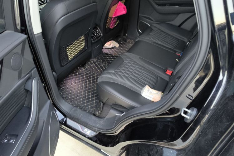 红旗HS5 2023款 2.0T 旗享Pro版中控内饰21