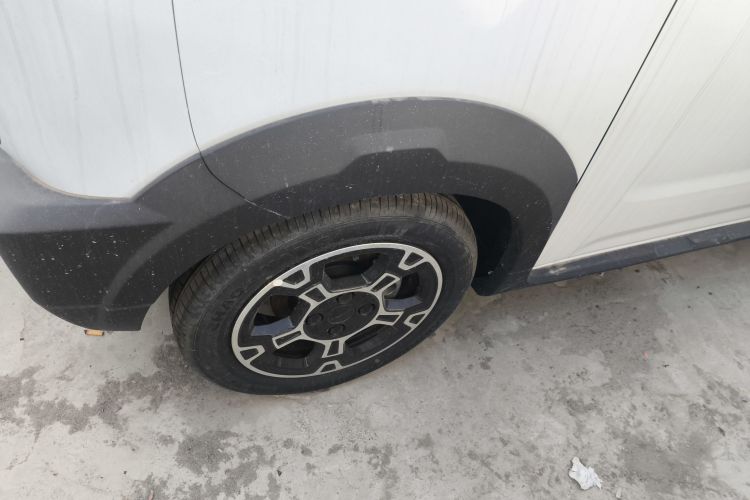 吉利银河 2025款 210km 熊猫骑士车身外观6002