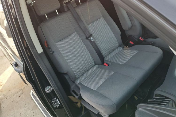 福特 全顺 2019款 2.0T柴油多功能商用车中轴中顶6座国VI局部细节41