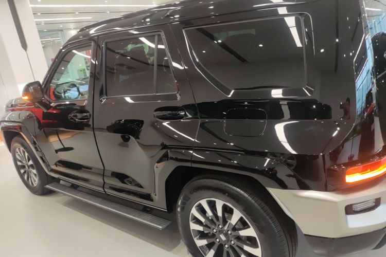 坦克700新能源 2024款 Hi4-T 极境版车身外观4