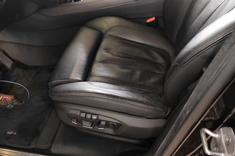 宝马X5(进口) 2014款 xDrive35i 典雅型局部细节19