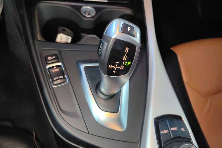 宝马1系(进口) 2013款 改款 116i 领先型局部细节18