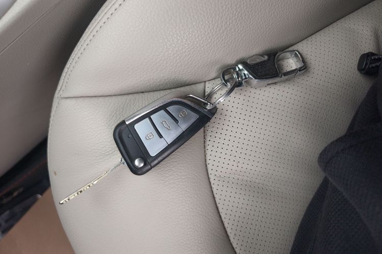 启辰T70 2015款 2.0L 手动睿享版中控内饰11