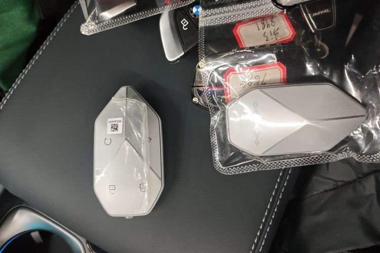 方程豹 豹5 2025款 210KM 云辇天神Ultra版中控内饰11