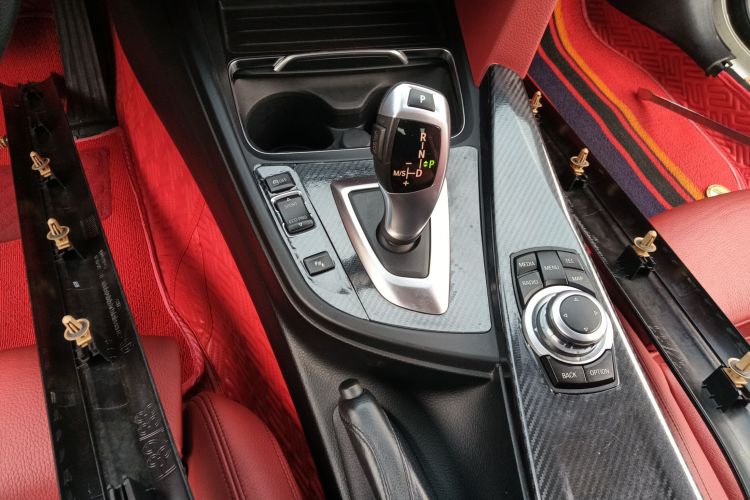 宝马4系 2016款 420i 设计套装型中控内饰18