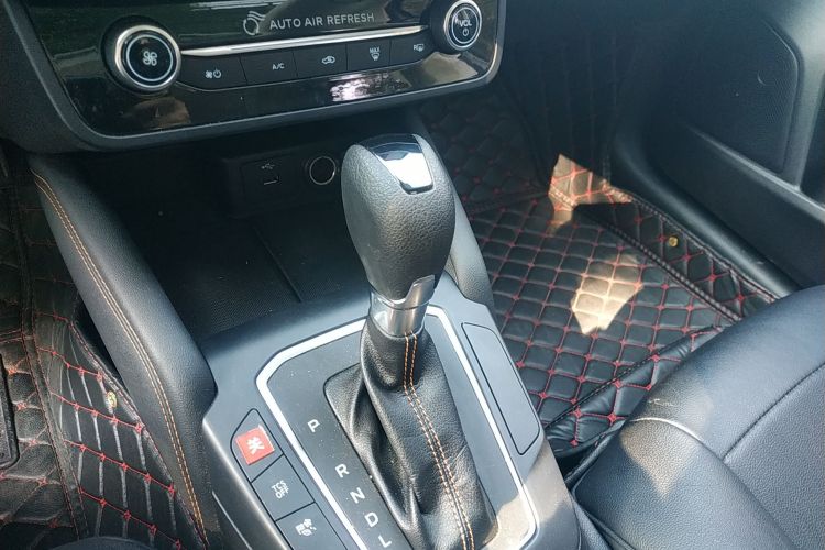 福特 福克斯 2022款 两厢 EcoBoost 180 自动竞速版局部细节18