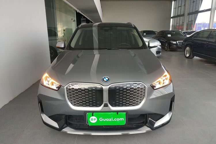 宝马iX1 2023款 xDrive30L X设计套装车身外观2