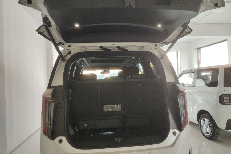 广汽传祺 传祺M8 2023款 宗师系列 400T 至尊版机舱底盘23