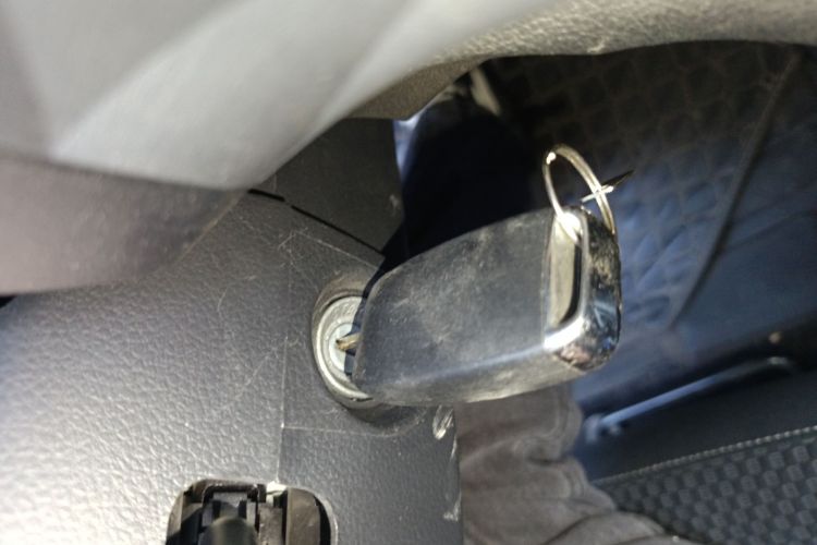 金杯 金海狮 2021款 1.5L 客车工程狮 6座中控内饰11