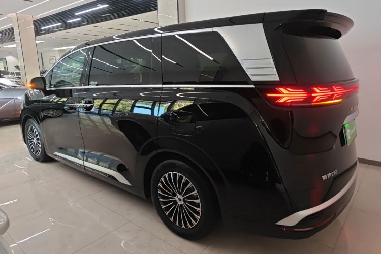腾势D9 2024款 EV 600 四驱旗舰型车身外观4