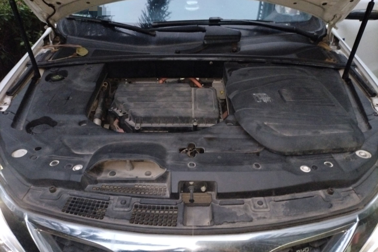 比亚迪 唐新能源 2017款 2.0T 全时四驱豪雅型 7座局部细节24