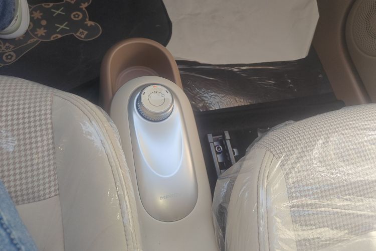 五菱汽车 宏光MINIEV 2025款 四门版 进阶款中控内饰18