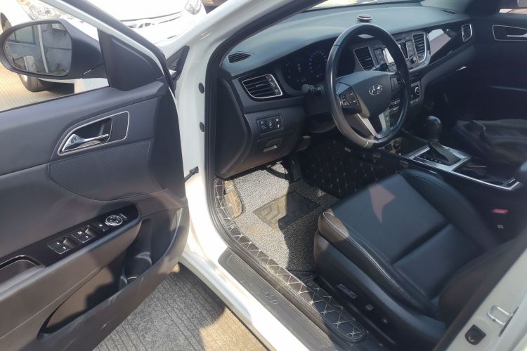 现代 名图 2014款 1.8L 自动尊贵型DLX中控内饰20