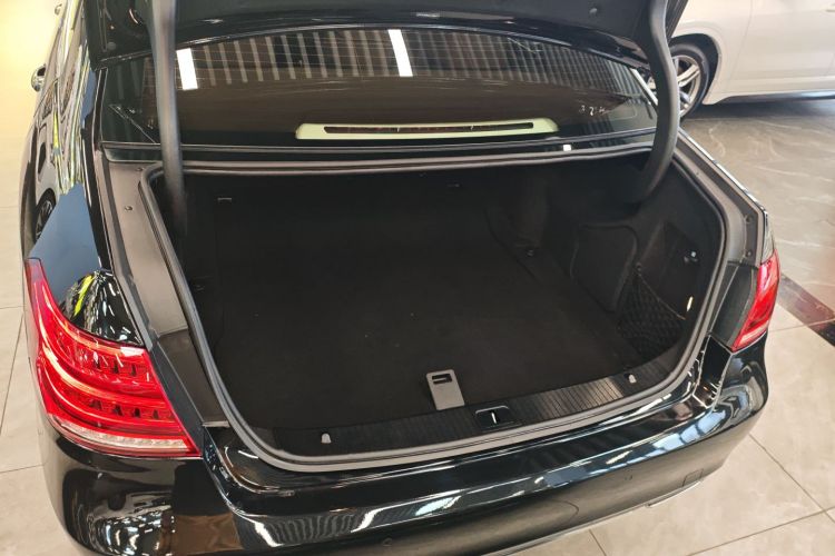 奔驰E级 2015款 改款 E 200 L机舱底盘23