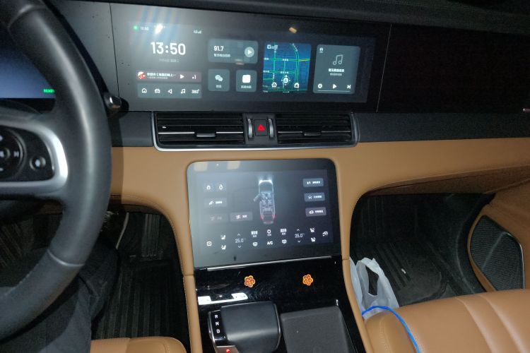 理想汽车 理想ONE 2020款 增程6座版中控内饰16