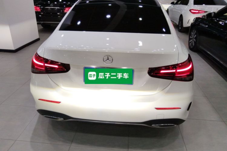 奔驰A级 2021款 改款 A 180 L 运动轿车车身外观6