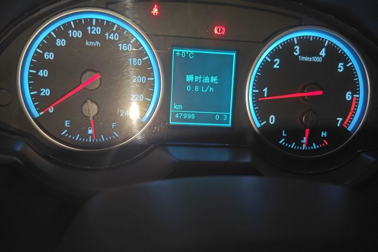 中华H530 2017款 1.6L 手动舒适型中控内饰15