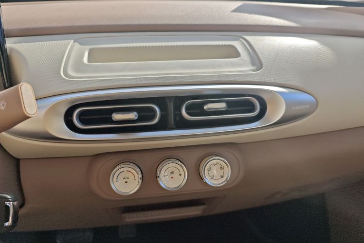 五菱汽车 宏光MINIEV 2025款 四门版 进阶款中控内饰16