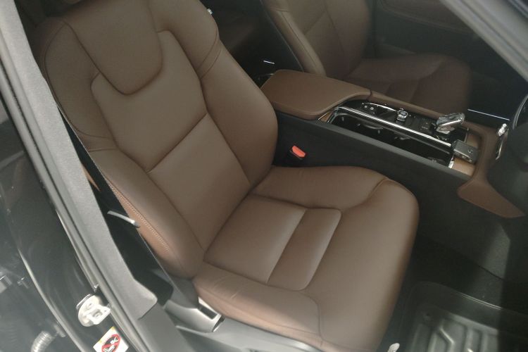 沃尔沃XC90 2023款 B6 智逸豪华版 7座局部细节41