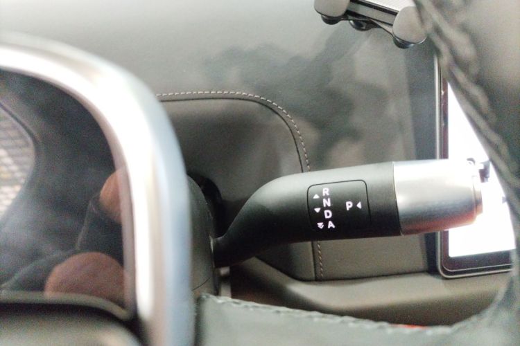 理想汽车 理想L9 2022款 Max中控内饰18