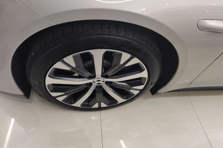 蔚来ET7 2023款 100kWh 签名版车身外观6007