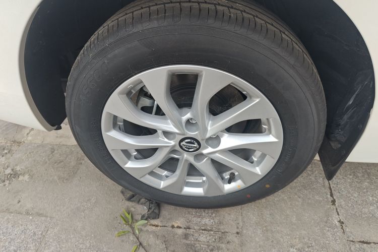 日产 轩逸 2024款 改款二 经典 1.6XL CVT豪华版车身外观6008