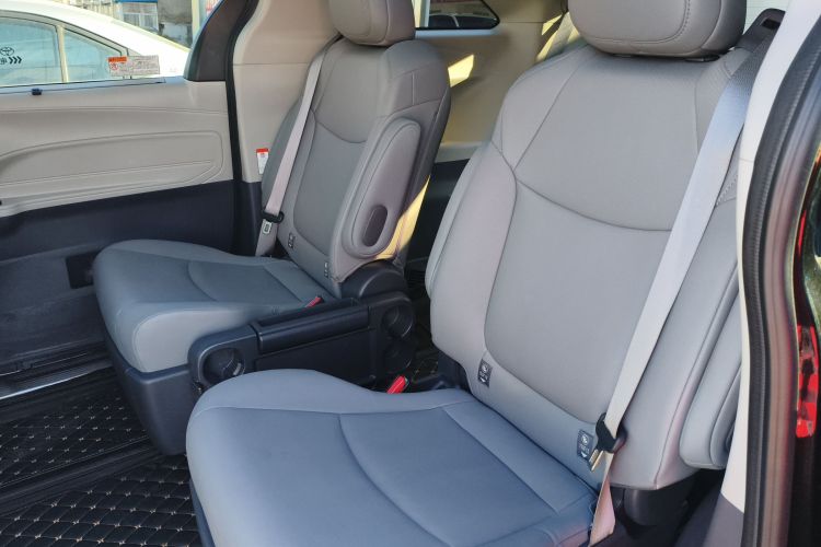 丰田 格瑞维亚 2023款 2.5L混动 豪华版中控内饰7004