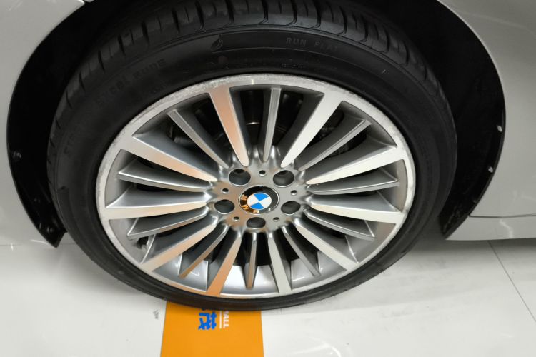 宝马3系 2019款 320Li 时尚型车身外观6007