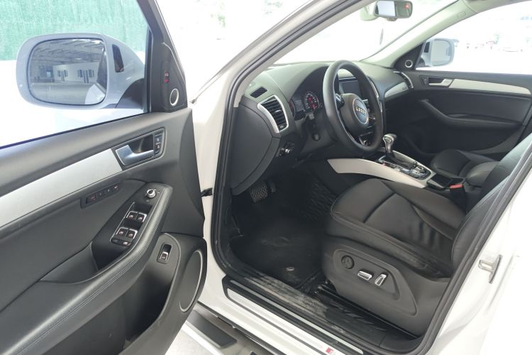 奥迪Q5(进口) 2013款 45 TFSI quattro 运动型中控内饰7003