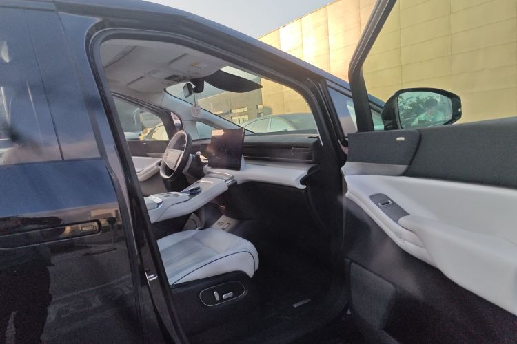 小鹏X9 2024款 702超长续航Max局部细节9005