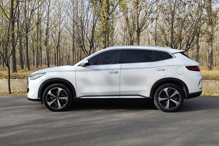 比亚迪 宋PLUS新能源 2021款 DM-i 110KM 旗舰PLUS车身外观4