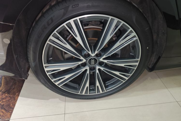 奥迪A6L 2023款 改款 45 TFSI quattro 臻选动感型车身外观6008