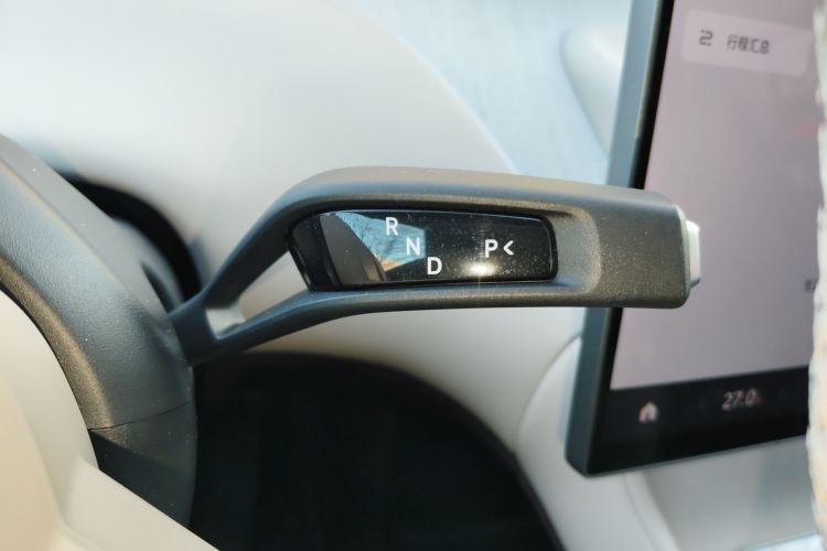 小米汽车 小米YU7 2025款 超长续航高性能四驱Max版中控内饰18