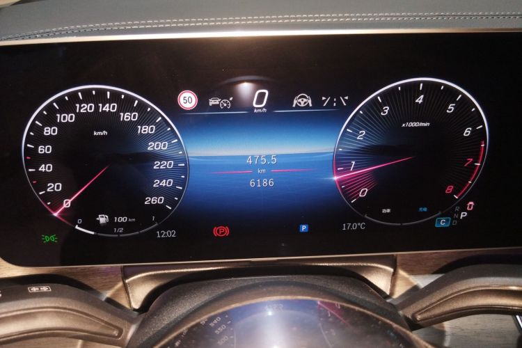 奔驰V级 2024款 V 300 L 长轴距尊贵版中控内饰14