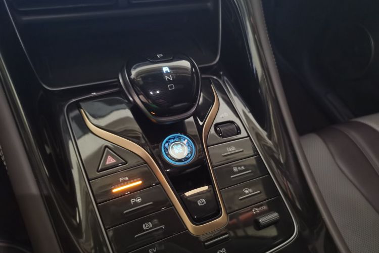 比亚迪 护卫舰07 2023款 DM-i 100KM 尊贵型中控内饰18
