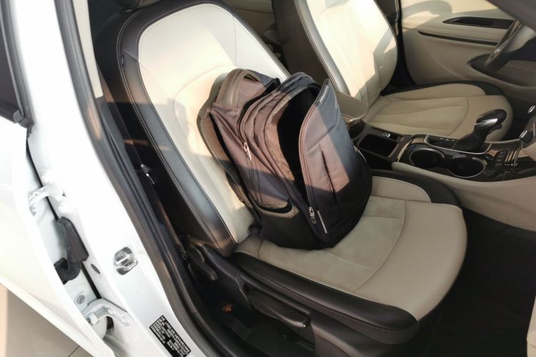 别克 威朗 2019款 三厢 15S 自动领先型局部细节41