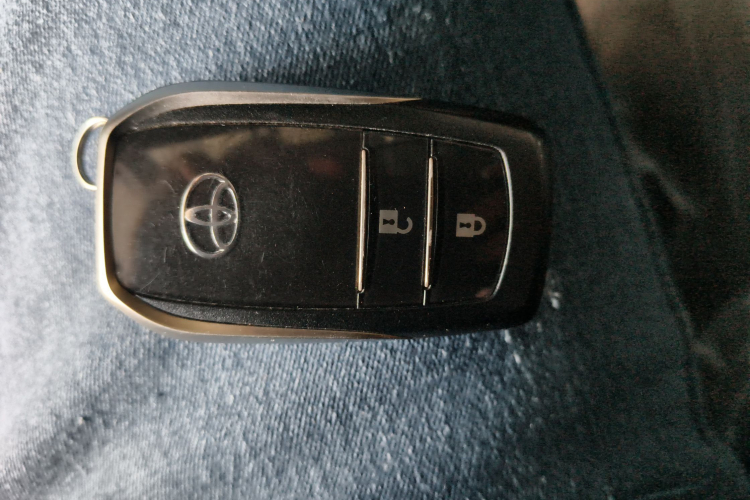 丰田 RAV4荣放 2015款 2.0L CVT四驱新锐版中控内饰11