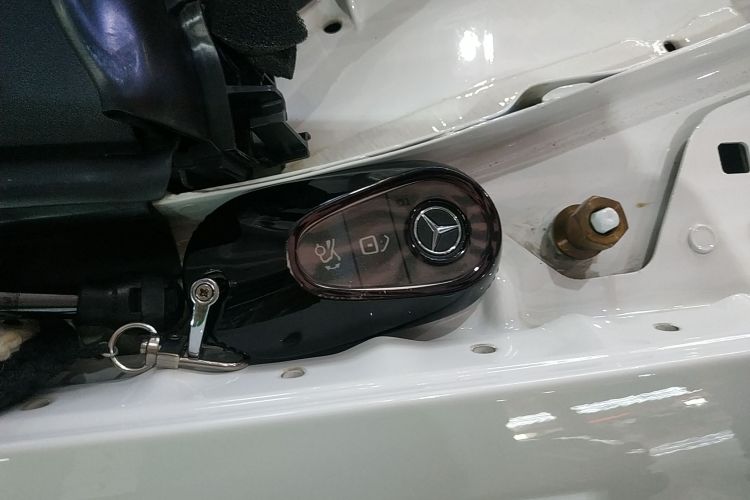 奔驰C级 2022款 改款 C 260 L 运动版中控内饰11