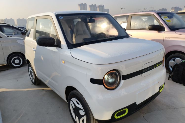 吉利银河 熊猫 2025款 210km 元气熊车身外观3