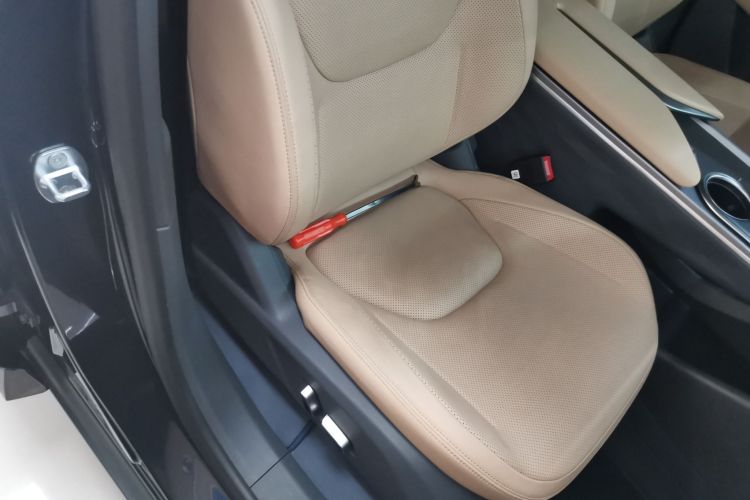 ARCFOX极狐 极狐 阿尔法T5(ARCFOX αT5) 2025款 520 PRO局部细节41