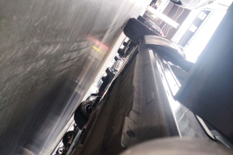 标致5008 2017款 380THP 5座精英版局部细节9001