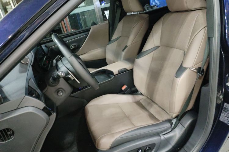 雷克萨斯ES 2022款 200 卓越版中控内饰19