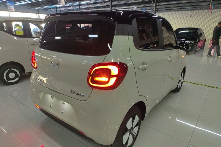 五菱汽车 宏光MINIEV 2025款 四门版 臻享+款车身外观7