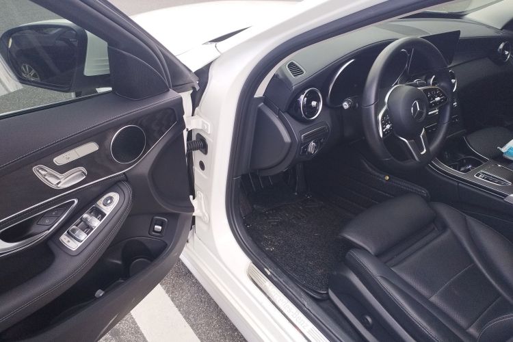 奔驰C级 2019款 改款 C 260 L 运动版中控内饰7003