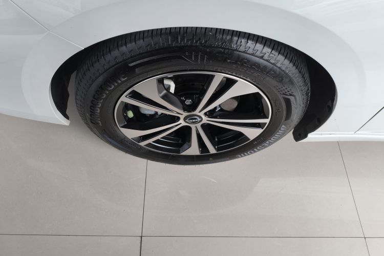 日产 轩逸 2023款 1.6L CVT悦享版车身外观35