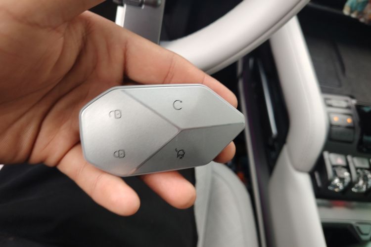 方程豹 钛3 2025款 501KM 四驱智驾Ultra版中控内饰7001