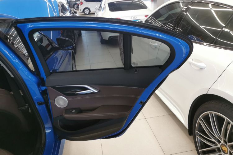 宝马1系 2021款 改款 120i M运动曜夜版中控内饰45