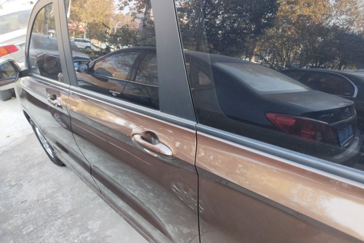 五菱汽车 五菱宏光 2019款 1.5L S舒适型国VI LAR车身外观4