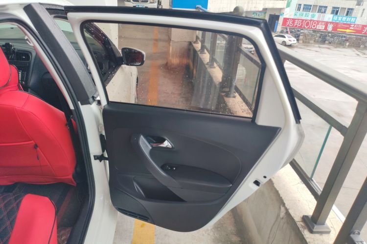 大众 Polo 2013款 1.4L 自动舒适版中控内饰45