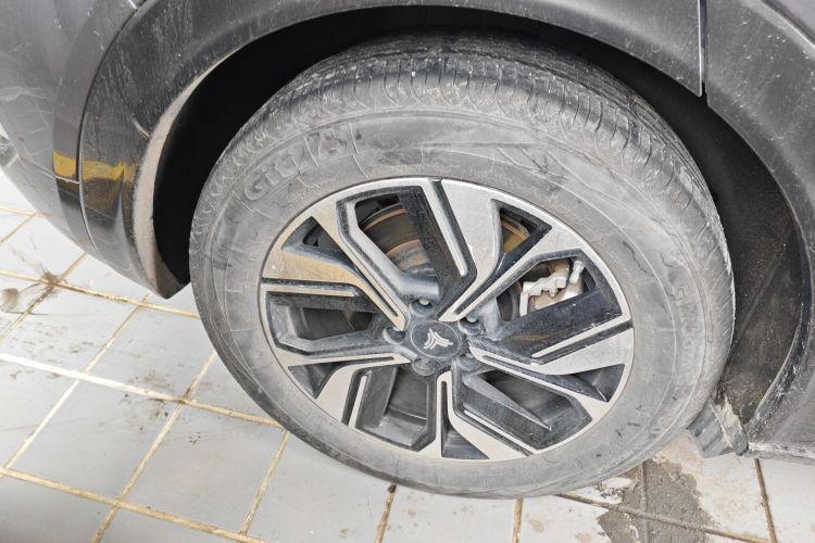 哪吒汽车 2022款 哪吒U-Ⅱ 610 三元锂车身外观6008